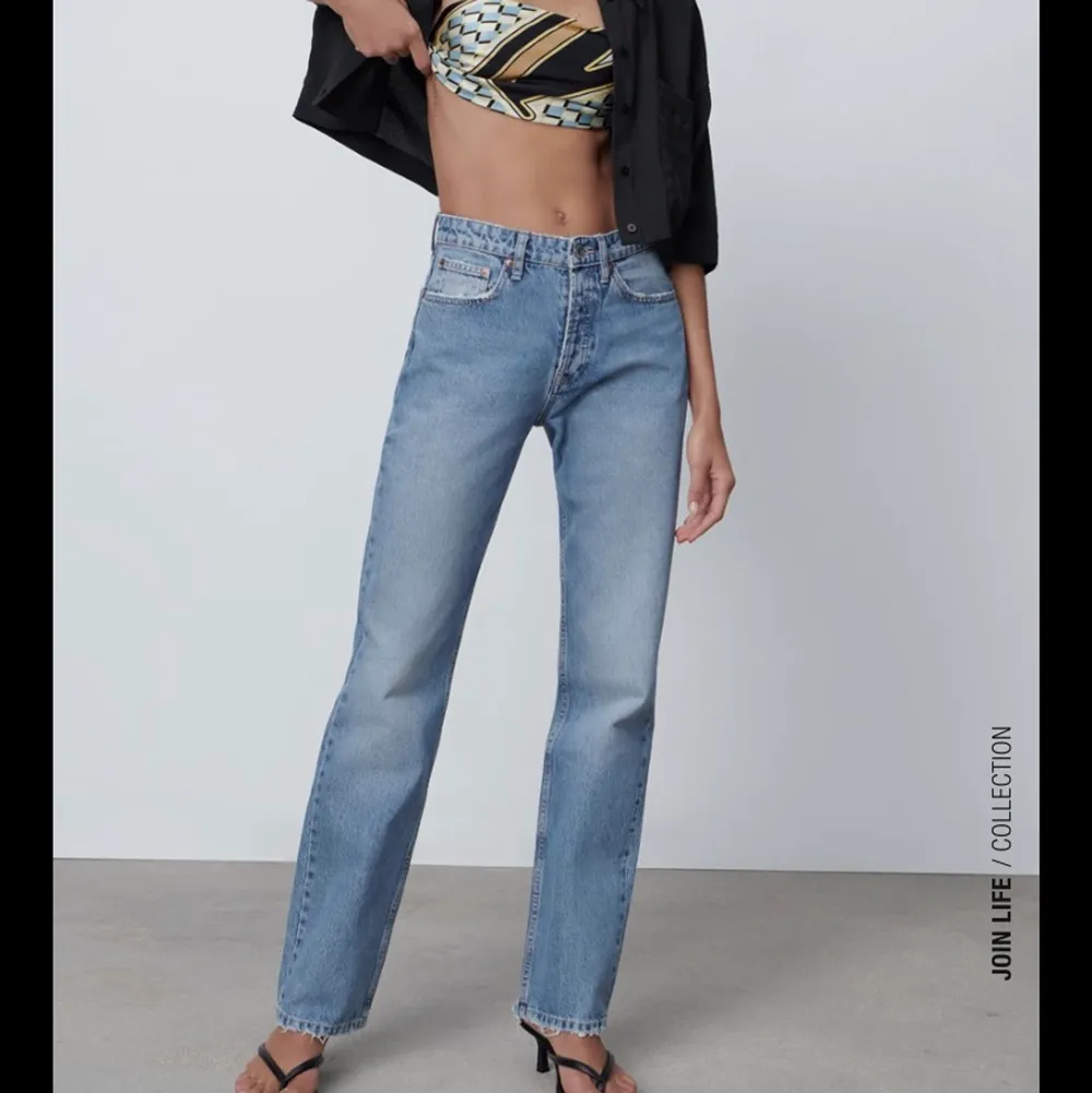 Söker dessa jeans ifrån zara, storlek 36 eller 38 ❤️ . Jeans & Byxor.