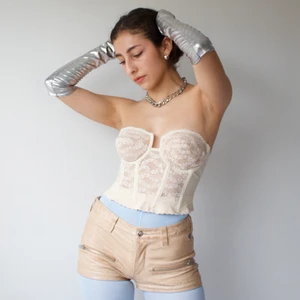 Beige Shorts - ◾️BEIGE BROWN LEATHER SHORTS WITH SILVER FRONT POCKETS  • SIZE - XS / EU 34 • BRAND - Jofama • MATERIAL - Leather  MY MEASUREMENTS • Height 161cm / 5'3" • Size EU 34/ US XS (2) / UK 6 • Pants 26/30  //  ▪Waist 62cm / 24"  _____ y2k 90s 80s 70s 60s spring summer autumn winter bottoms pants trousers rock retro beige brun camel silver läder skinn