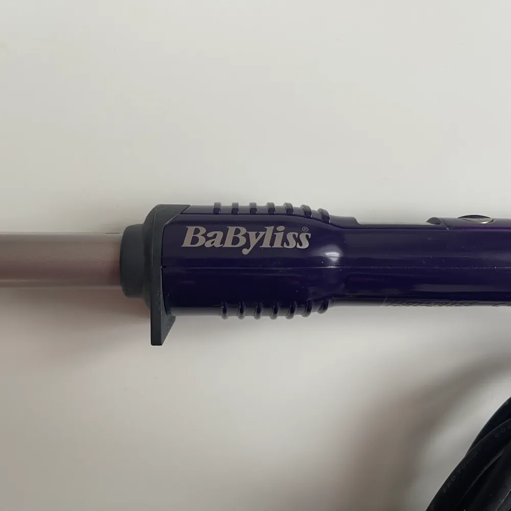 BABYLISS IRON CURLER 100 SEK. Övrigt.