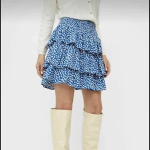 Kjol - Kjol i toppen skick! Säljer för 400kr🌟