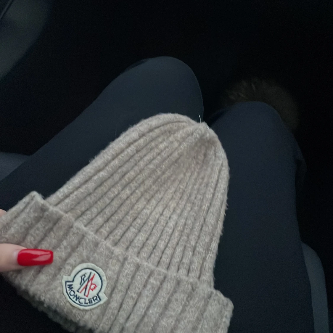 Moncler mössa