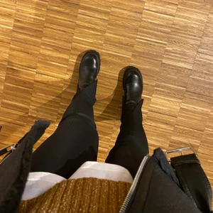 Skor - Testade, köparen står för frakt budgivning om flera intresserade. Slutsålda från Zara.