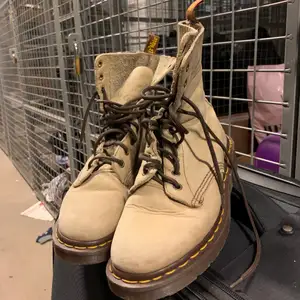 Doc Martens i storlek 36