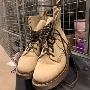 Dr Martens skor - Doc Martens i storlek 36