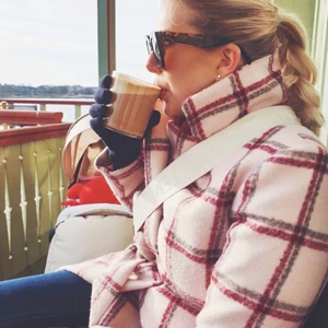 Rutig ullkappa  - Otroligt varm, och snygg! I fint skick! 