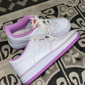 Nike force 1  - Strl 37,5 knappt använda spårbart 99kr