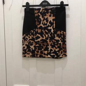 ASOS skirt new comes with tag… colour black/brown size 8