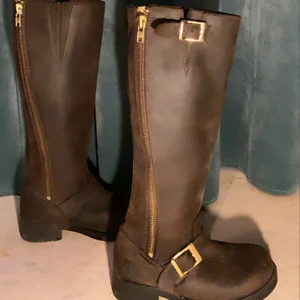 johnny bulls - Super fina bruna johnny bulls i storlek 36.