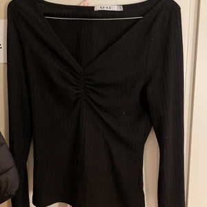 Topp - Jättefin topp från nakd , ribbad urringad