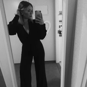 Byxdress - Fin svart byxdress, jag är 160cm  