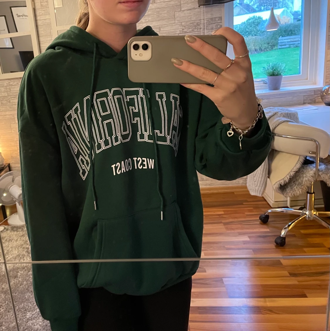 Grön hoodie  - 90