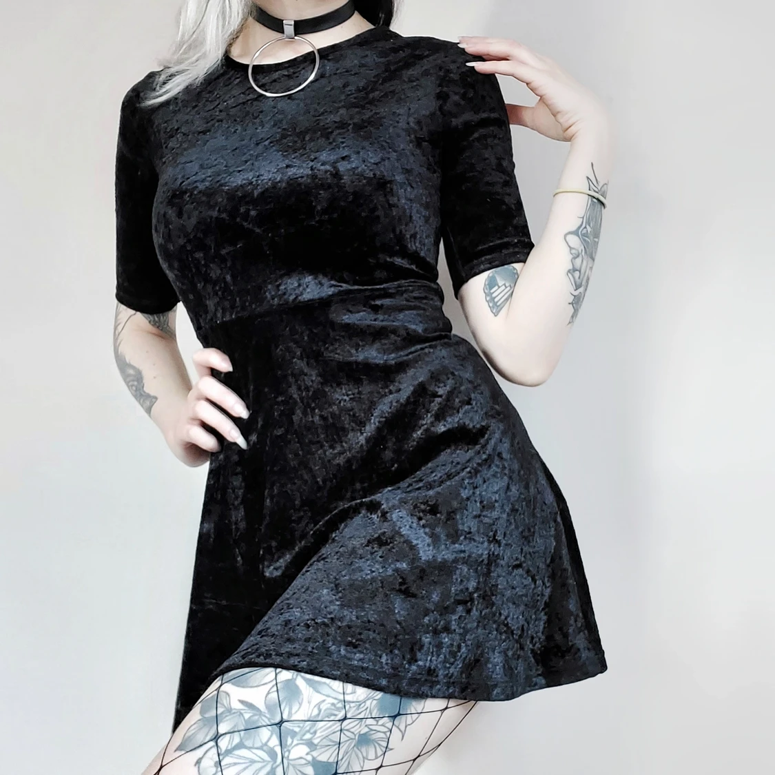 Svart skaterklĂ€nning I sammet đ€