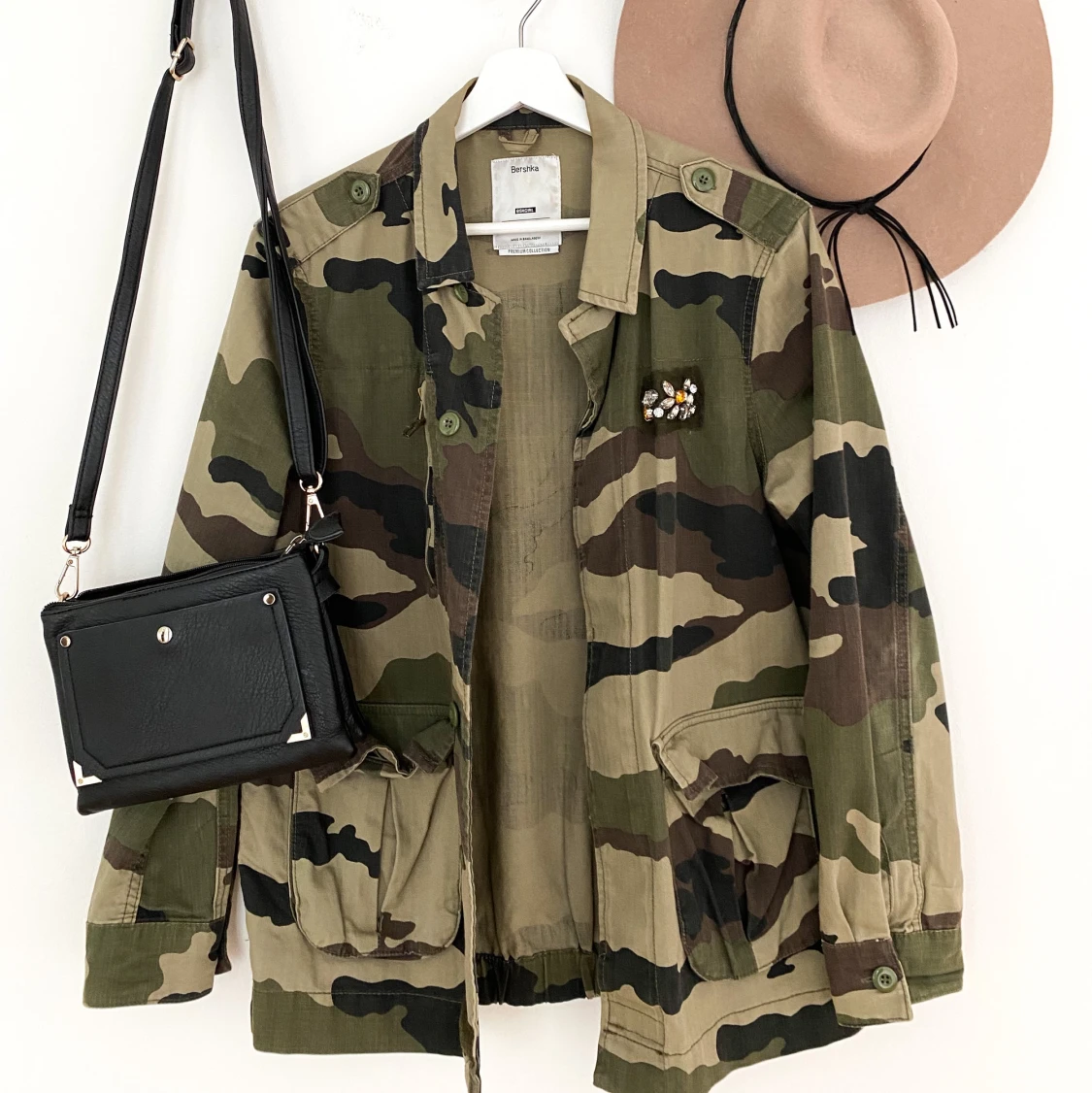 Armyjacka i grön kamo med blommor - 90