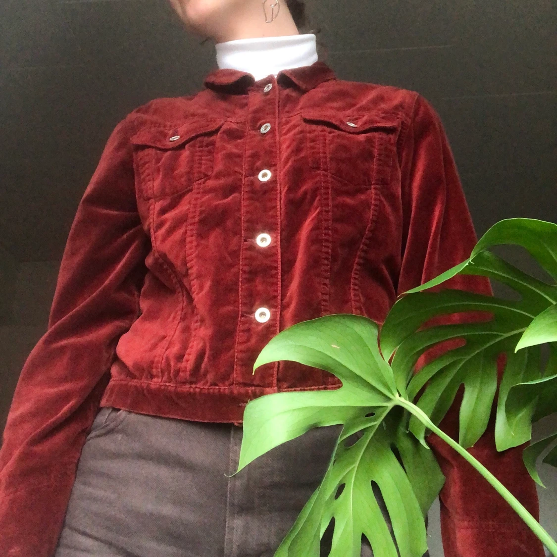 Röd sammetsjacka