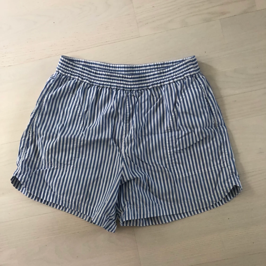 Randiga shorts - MONKI - 90