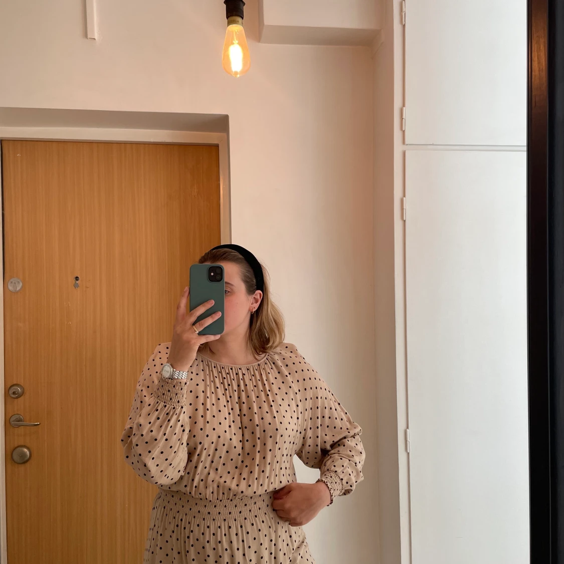 Prickig klänning från H&M  - 90