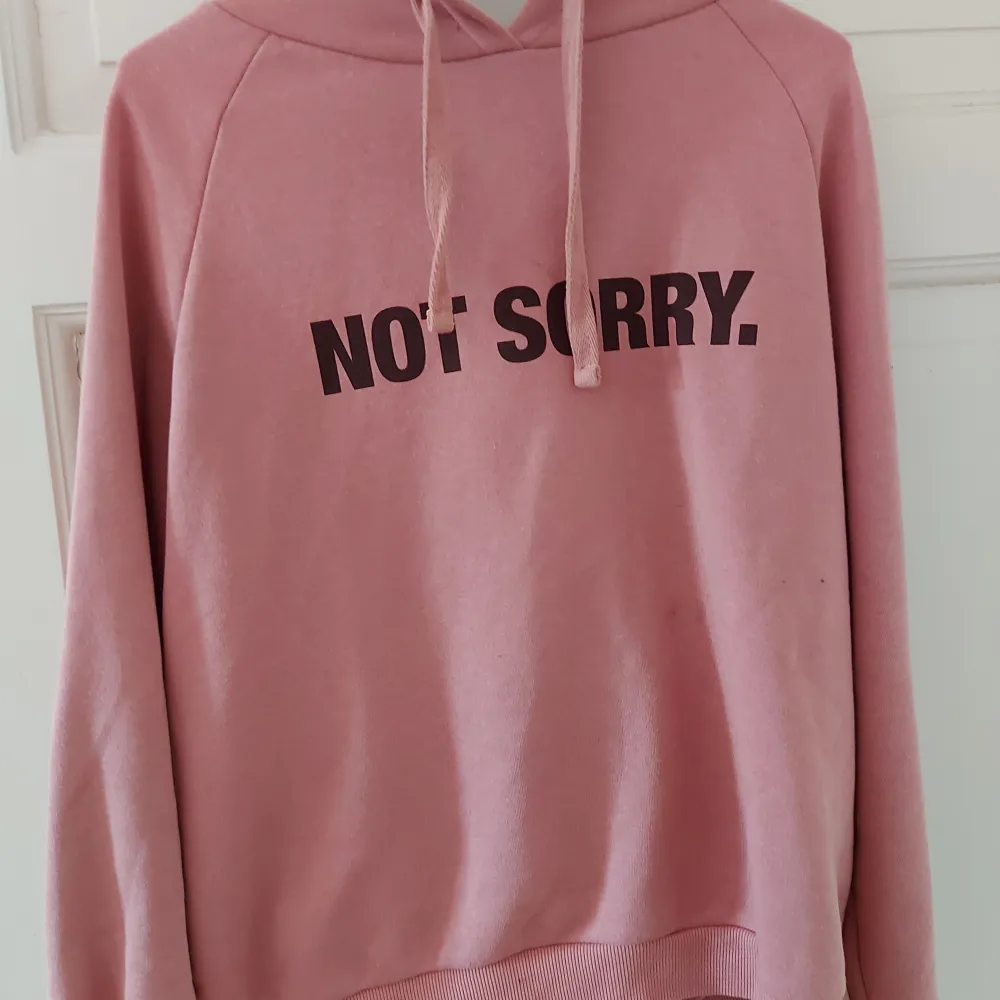 Sitter som en vanlig M super skön knappt använd🥰. Hoodies.