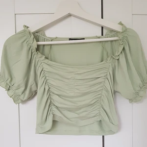 Pastell grön topp  - Oanvänd, endast testad💚 säljer för att den är för liten!