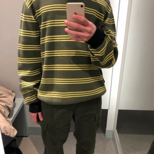 Weekday Sweater - Weekday Johan Striped Sweater nästan helt oanvänd. Storlek Large. 