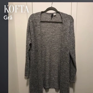 Kofta grå - Vadlång kofta 