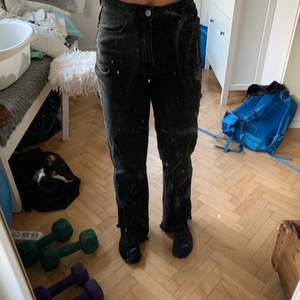 Jeans från pretty little thing i storlek 36! Använd 2 ggr.💞