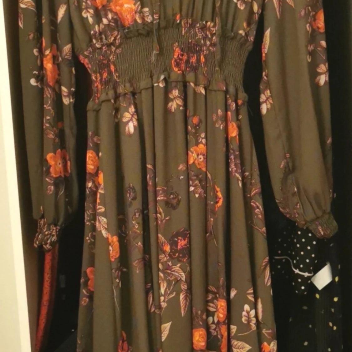 MaxiKlänning med blommor 