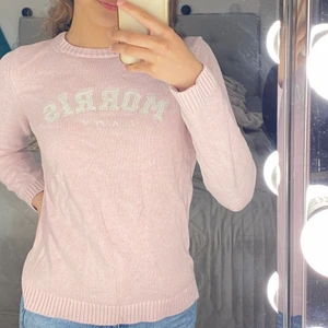 MORRIS tröja - Säljer min rosa MORRIS tröja pga att jag växt ur den! Bra skick! Köparen står för frakt!