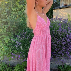 Slutsåld klänning från hm - Klänning från hm i storlek 36!💗