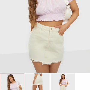 Jeans kjol - Jättefin jeanskjol som inte har använts mycket. Så den är i ett jättefint skick. Jag köpte denna från Nelly. 