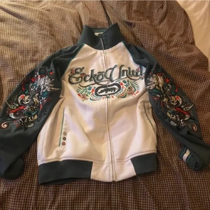 Eckö unldt zip up hoodie - En eckö hoodie i nytt skick bara användt 1 gång❤️ köparen står för frakten.