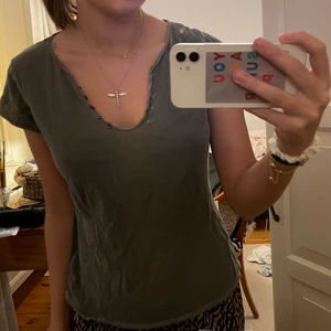 Zadig voltaire t-shirt - Jätte fin t-skirt från Zadig! Storlek xs men passar både s och m! (Jag är vanligtvis S!)