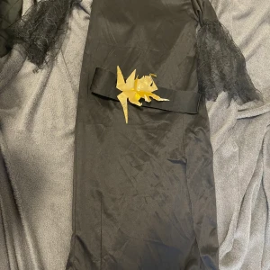 Halloweendräckt  - Använd en gång. Passar 170/xs. Frakt ingår i priset. Möter inte upp. 