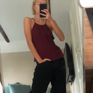 Samsö samsö linne i bra skick - Samsö Samsö linne i bra skick. Storlek: S. Baksidan är identisk med sista bilden fast vinröd.