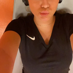 Nike tröja - Säljer min Nike t-shirt. Jättebra skick!