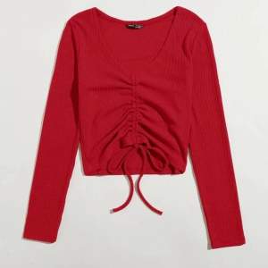 Röd långärmad tröja med snörning 🥰 •Endast testad!  •Storlek S/36 •Märke: SHEIN  •50kr + frakt   (Pris går alltid att diskutera om)