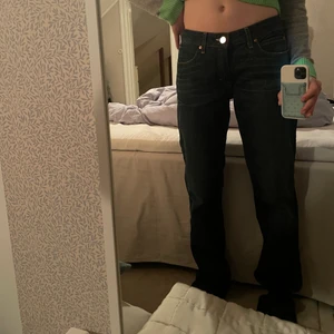 Acne jeans  - Jeans från acne då de är för långa på mig, helt oanvända. Nypris 2000kr. Säljer för 600kr! Om det är många som är intresserade så blir det budgivning. Pris kan diskuteras vid snabb affär. Är lite osäker på midjemåttet men det är typ 30. 