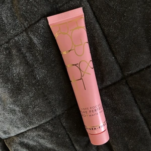 Primer - Primer! Fått den från glossybox! Helt oöppnad och oanvänd! 