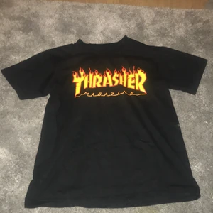 Tröja - Säljer denna tröja för den inte kommit till användning.den är i storlek S men passar på mig som har XS S 💕