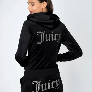 SÖKER🤍 - Söker detta🤍juicy couture för ca 400 kr tröja o ca 500 för byxor stl xxs-s💖sedan säljer jag jordans för under 900 st 38 eller 39 typ❤️