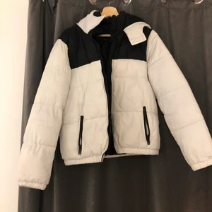 Jacka - Vinterjacka. Storlek 36. 