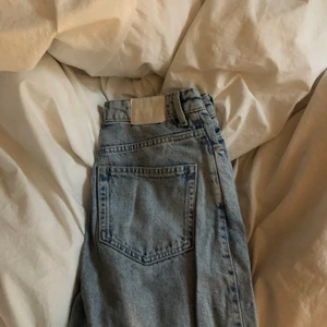 Weekday jeans - Weekday Rowe jeans, som inte kommer till användning längre. 26/32 💘