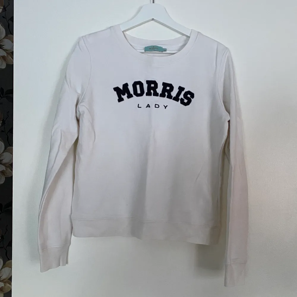 Morris lady sweatshirt i vit och blå, storlek XS.. Tröjor & Koftor.