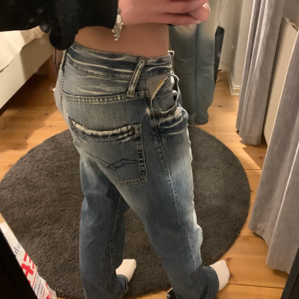 Skit snygga replay jeans som jag säljer pga har FÖR många jeans pris kan diskuteras och fler bilder kan även skickas. Det är inget fel på dessa de är lite klippta där nere men inget som syns.. Jeans & Byxor.