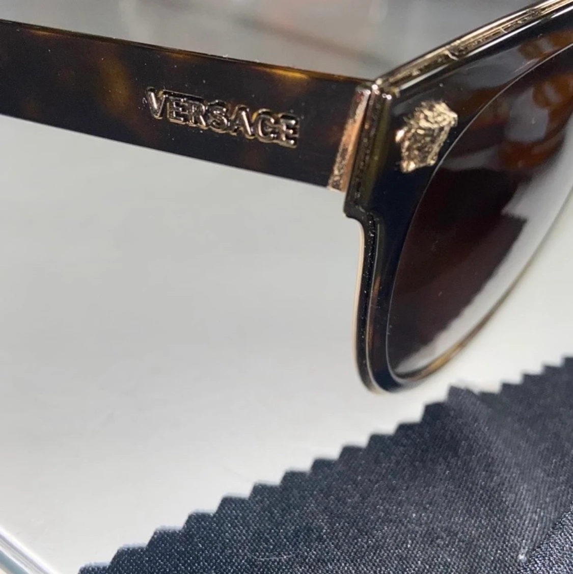 Versace solglasögon - 90