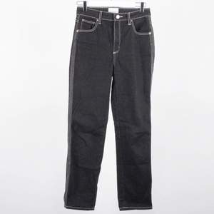Säljer dessa super snygga jeans! Grå jeans från Abrand Jeans, W26. 
