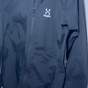 Haglöfs jacka L.I.M citrus jacket - Köpt nypris 1999kr, säljs nu mera för 900kr, använd ett par gånger, nyskick, felfri. 