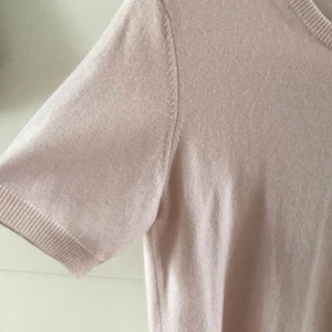 Soft goat cashmere kortärmad tröja - SÅLD!