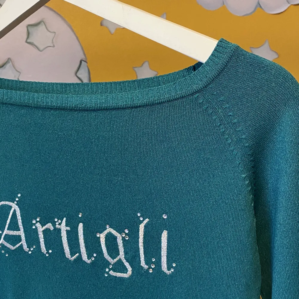 Oanvänd snygg tröja från det italienska märket Artigli ✨💫 Passar XS och S 🌷 Hämtas i Hornstull eller skickas mot fraktkostnad (51kr spårbart)  ❤️. Tröjor & Koftor.