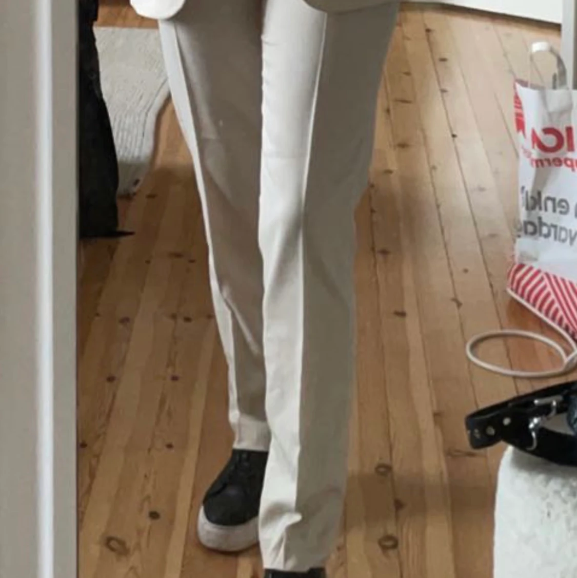 Beiga raka kostymbyxor från H&M - 90