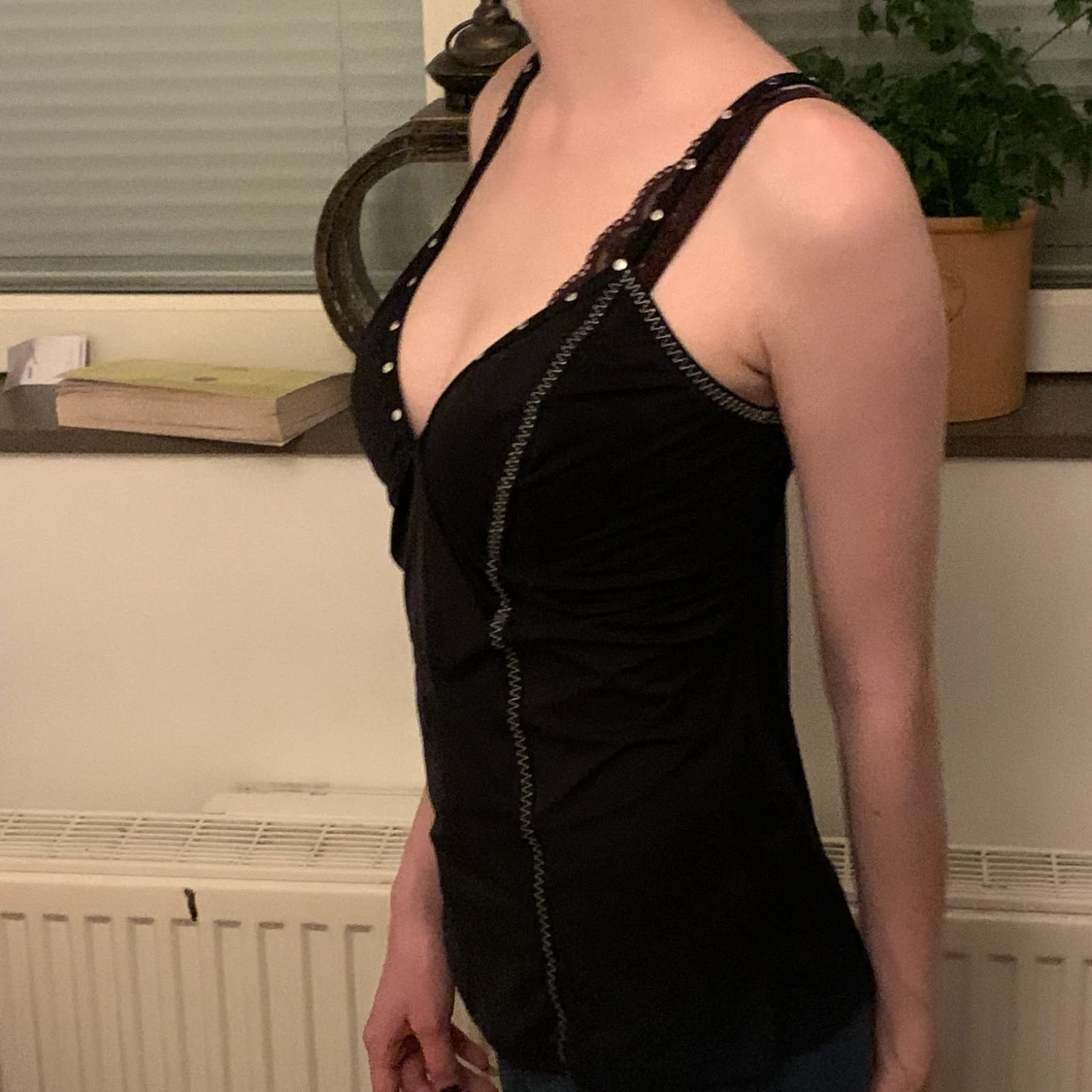 Svart linne med silver detaljer  - 90